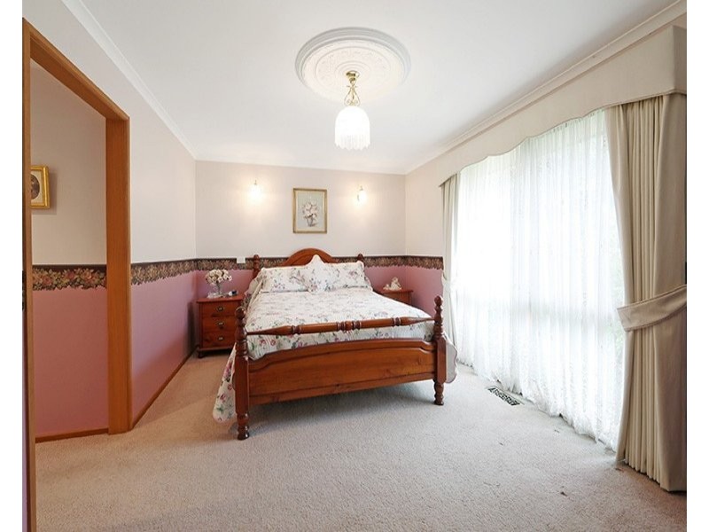 2 Gilda Court, Rowville VIC 3178