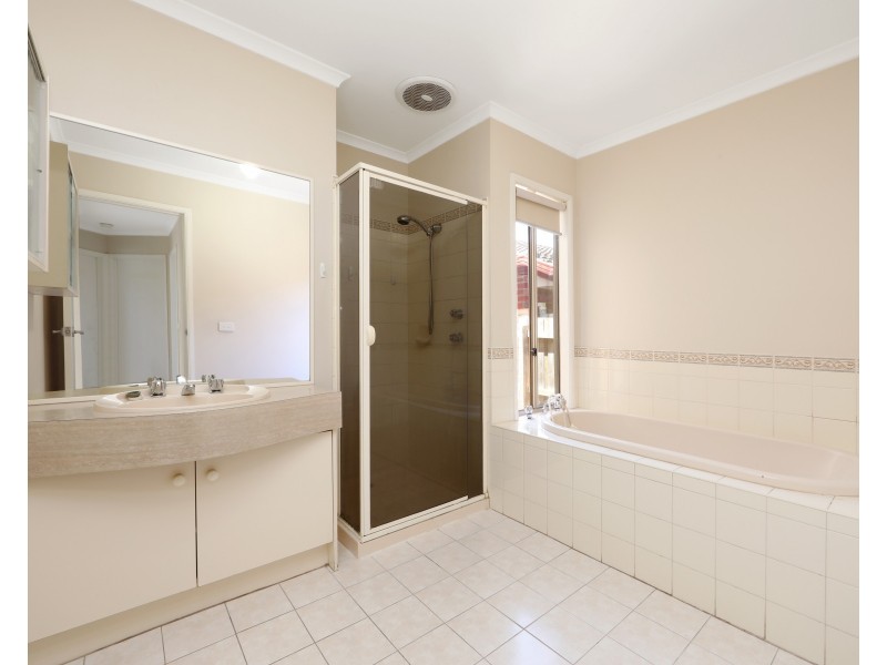 72 Gearon  Avenue, Rowville VIC 3178