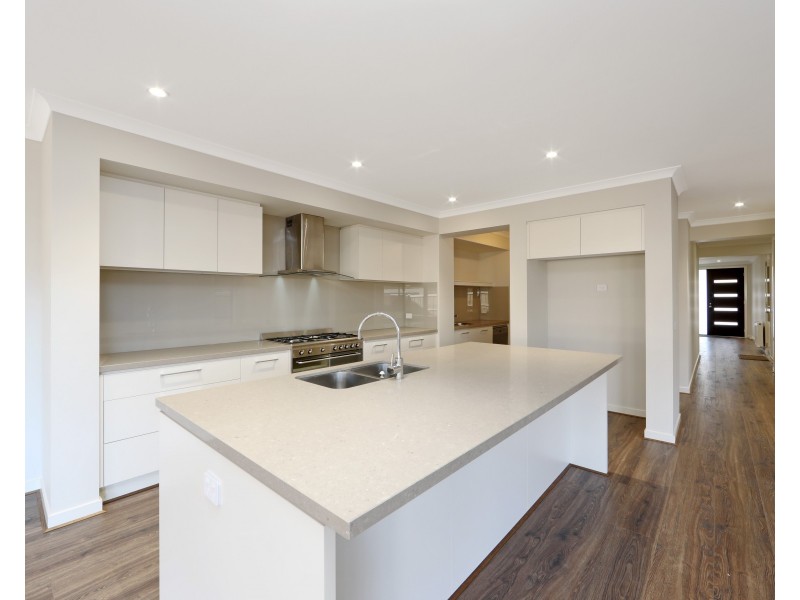 63 Verdant Street, Wantirna South VIC 3152