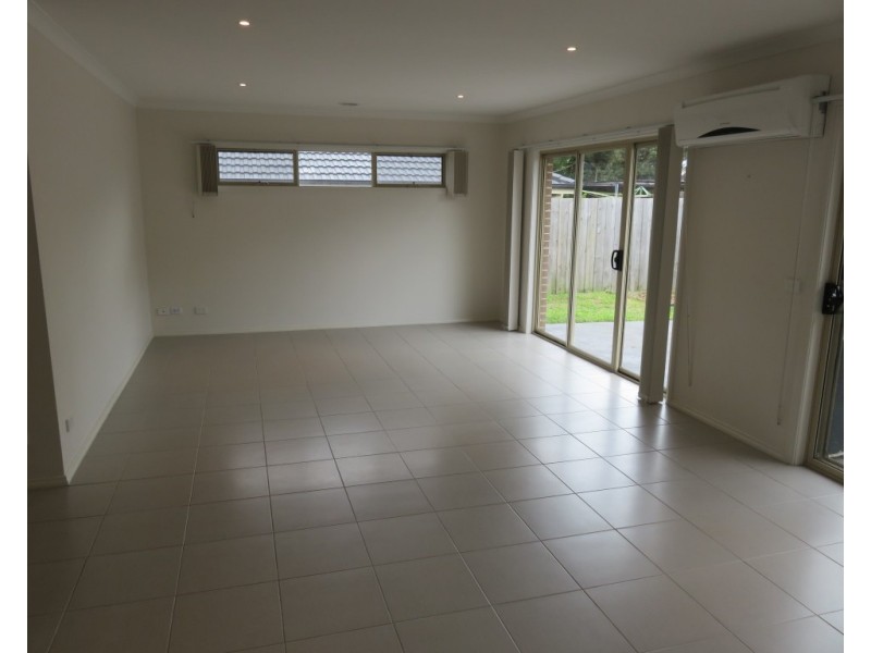 2/4 Third Avenue, Rowville VIC 3178