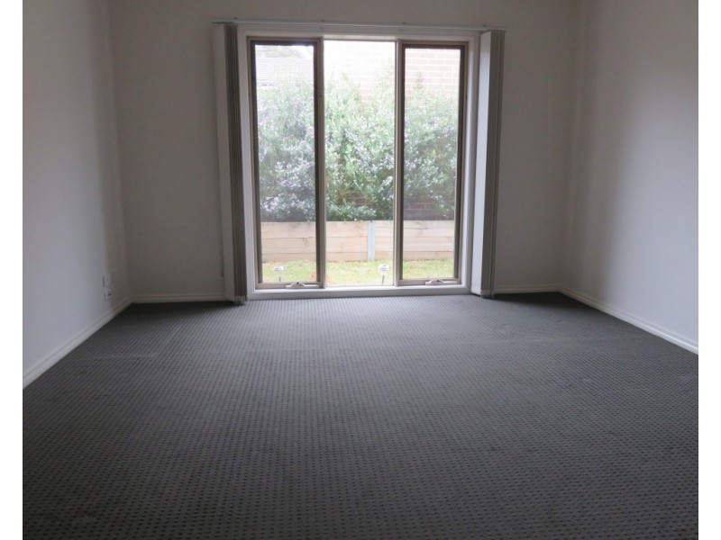 2/4 Third Avenue, Rowville VIC 3178