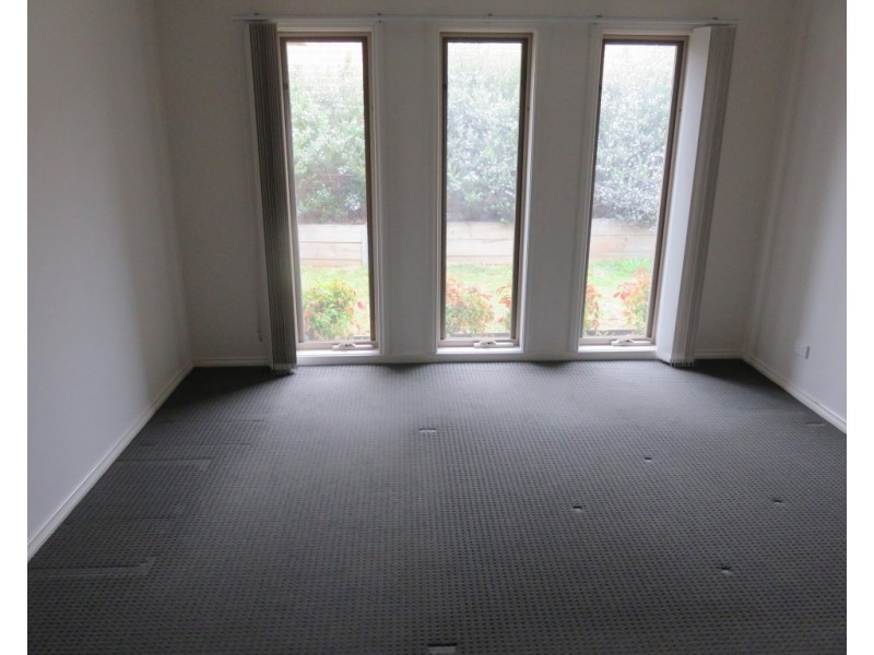 2/4 Third Avenue, Rowville VIC 3178