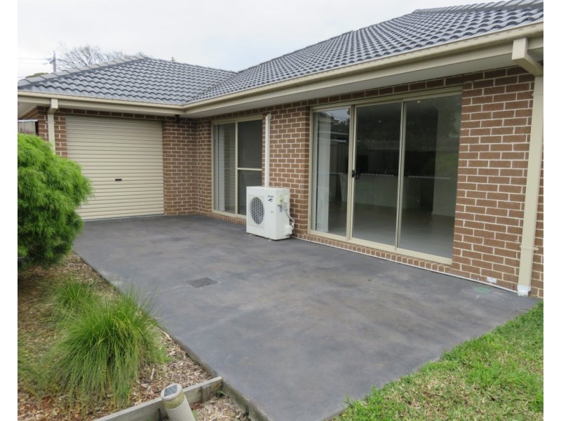 2/4 Third Avenue, Rowville VIC 3178