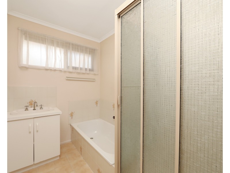 22 Fleetwood Drive, Narre Warren VIC 3805