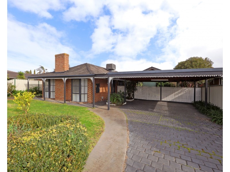 77 Dandelion Drive, Rowville VIC 3178