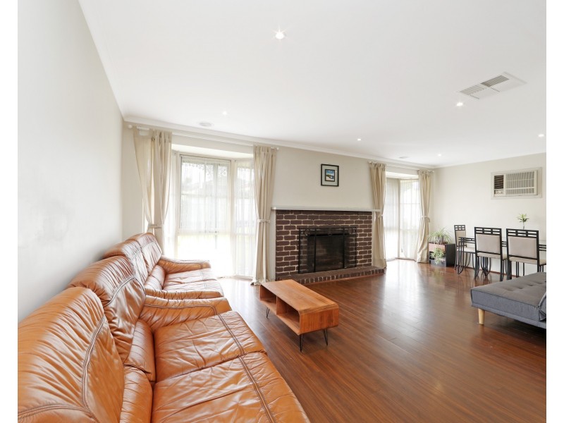 77 Dandelion Drive, Rowville VIC 3178