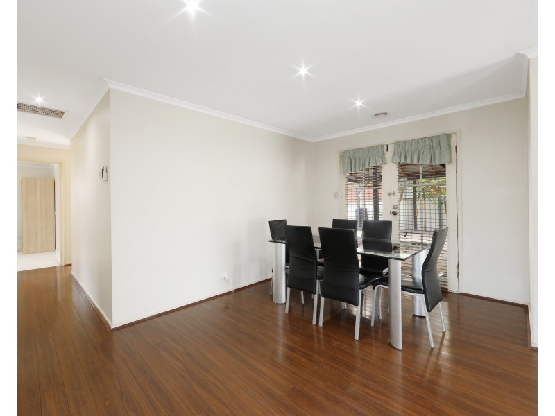 77 Dandelion Drive, Rowville VIC 3178