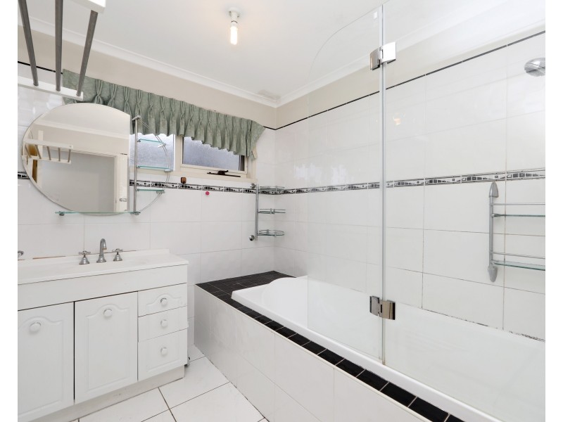 77 Dandelion Drive, Rowville VIC 3178