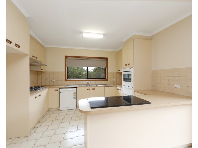 51 Taylors Lane, Rowville VIC 3178