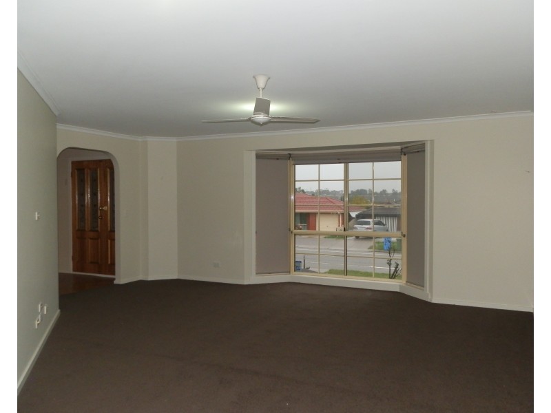 74 Hinrichsen Drive, Hallam VIC 3803