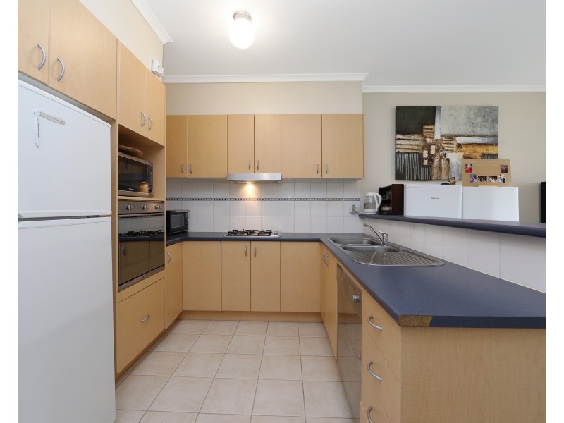 2 St Laurent Rise, Knoxfield VIC 3180