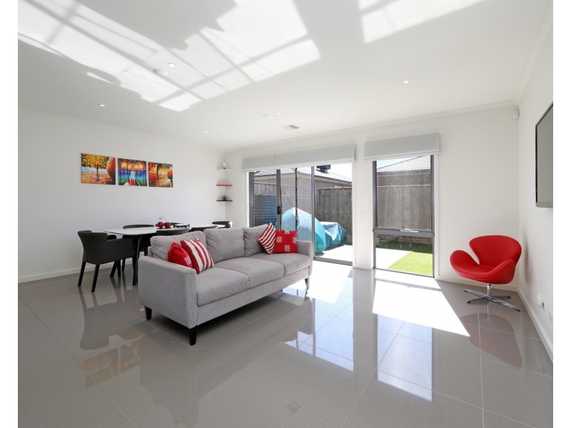 14 Botanic Place, Wantirna South VIC 3152