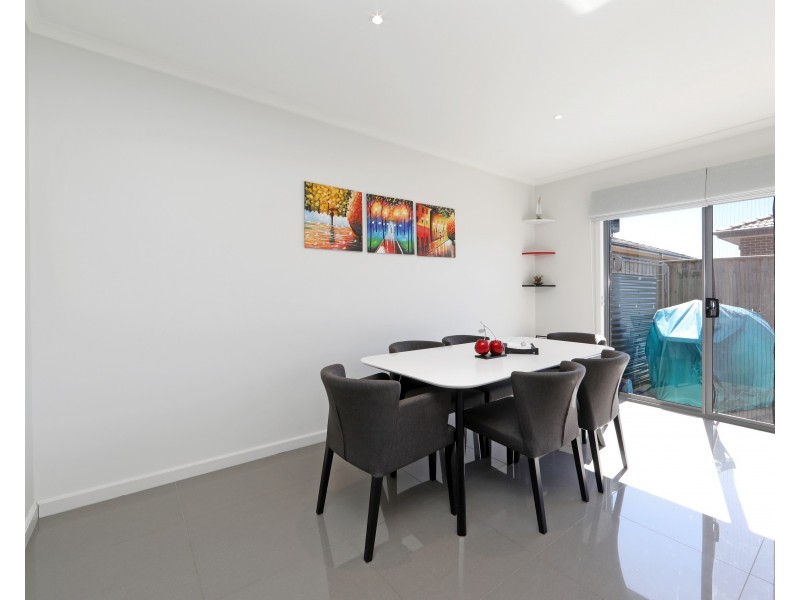 14 Botanic Place, Wantirna South VIC 3152