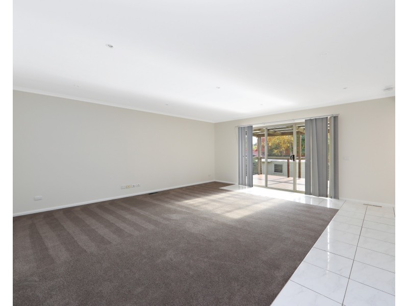 24 Police Road, Rowville VIC 3178