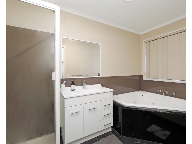 1/24 Armstrong Drive, Rowville VIC 3178