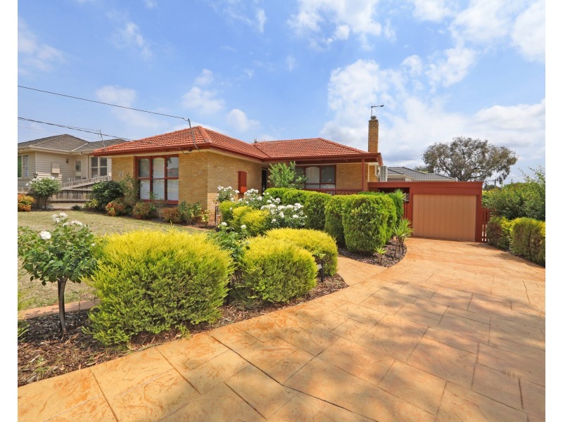 27 Johnson Drive, Ferntree Gully VIC 3156