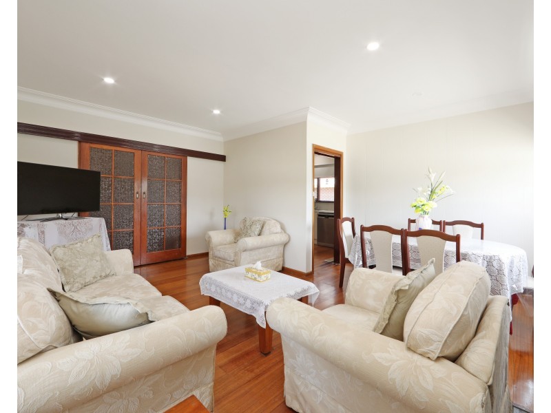 27 Johnson Drive, Ferntree Gully VIC 3156