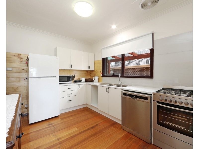 27 Johnson Drive, Ferntree Gully VIC 3156