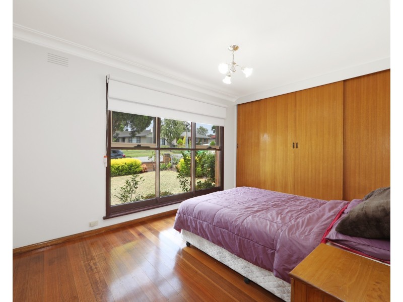 27 Johnson Drive, Ferntree Gully VIC 3156
