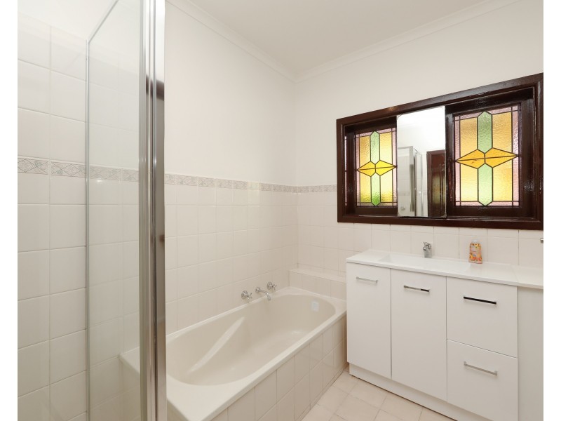 27 Johnson Drive, Ferntree Gully VIC 3156