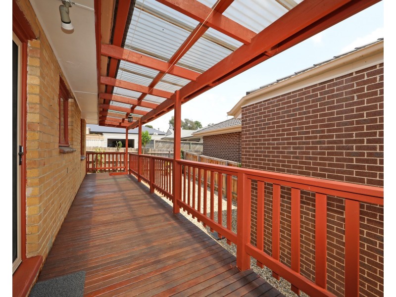 27 Johnson Drive, Ferntree Gully VIC 3156