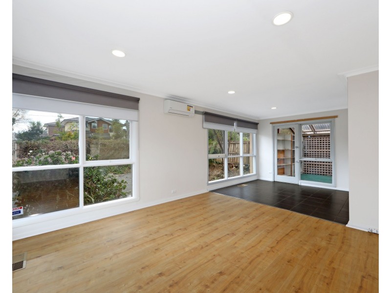 32 Deschamp Crescent, Rowville VIC 3178