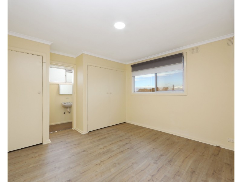 32 Deschamp Crescent, Rowville VIC 3178