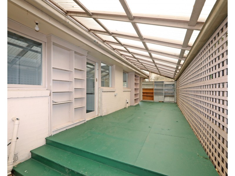 32 Deschamp Crescent, Rowville VIC 3178