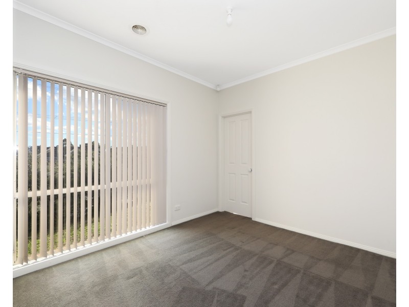 23 Lewis Road, Wantirna South VIC 3152