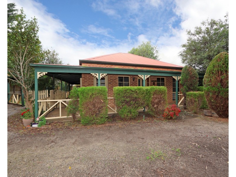 8 Cromwell Drive, Rowville VIC 3178