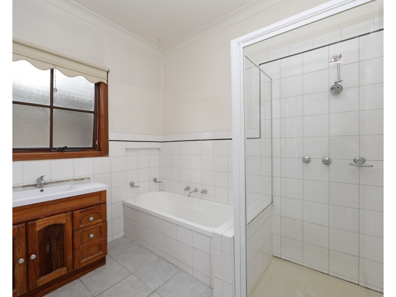 8 Cromwell Drive, Rowville VIC 3178