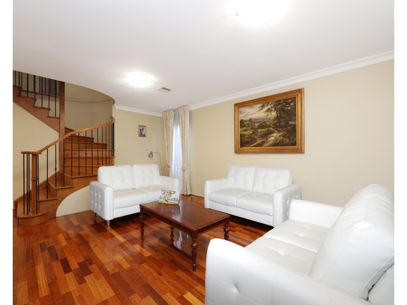 4 Gleneagles Court, Rowville VIC 3178