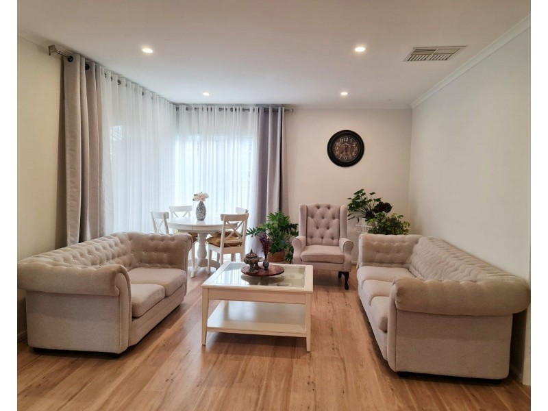 382 Dandelion Drive, Rowville VIC 3178