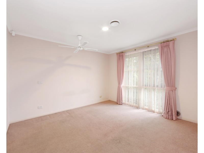 35 Halsbury Drive, Rowville VIC 3178