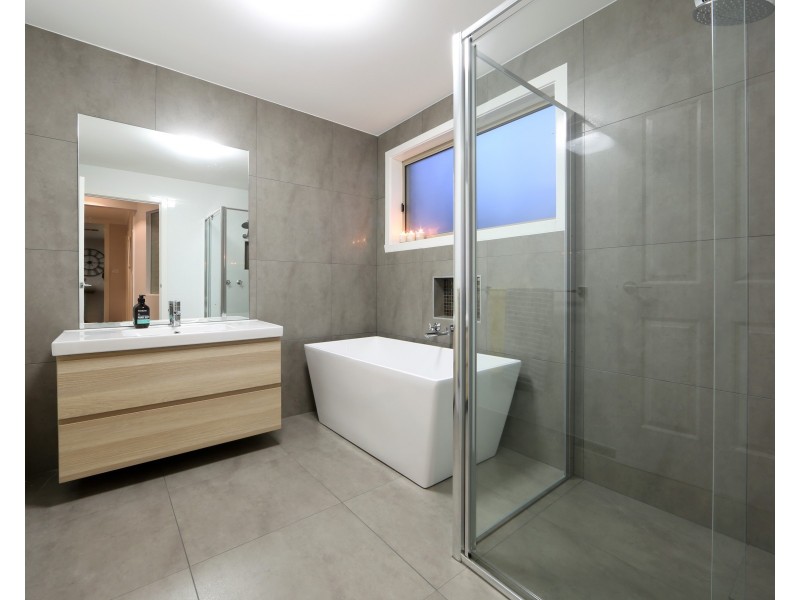 123 Dandelion Drive, Rowville VIC 3178