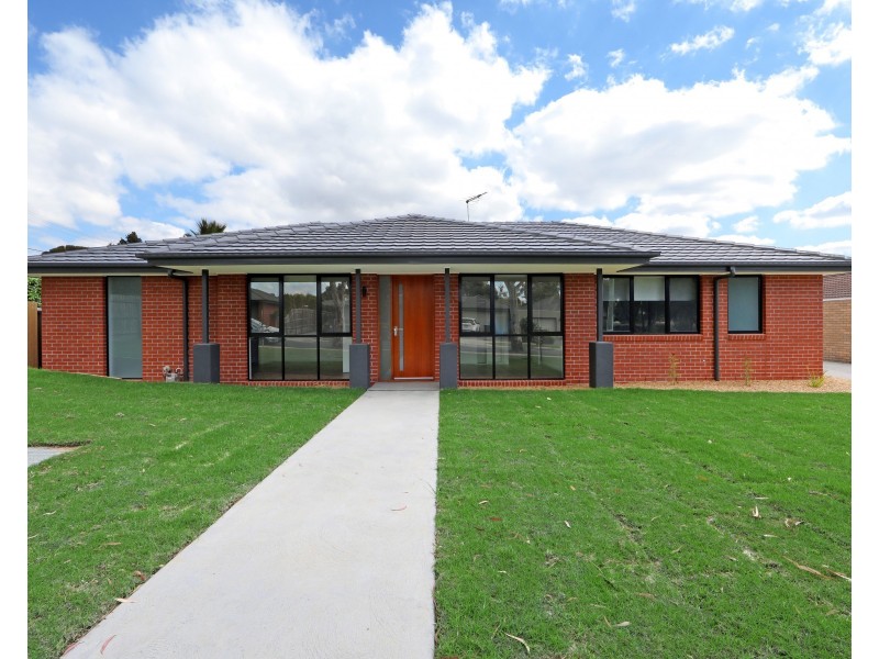 2/18 Denver Crescent, Rowville VIC 3178