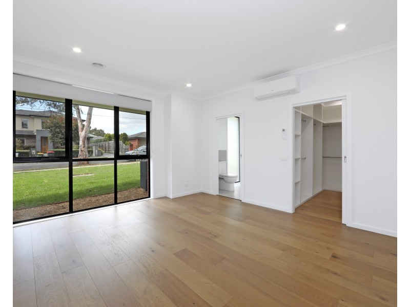 2/18 Denver Crescent, Rowville VIC 3178