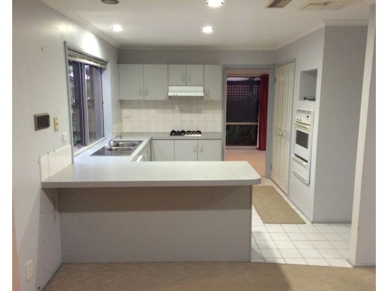 13 Landsborough Avenue, Rowville VIC 3178