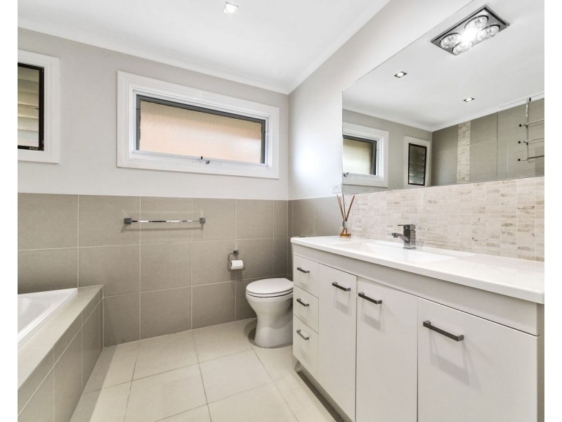 4 Karabil Close, Scoresby VIC 3179