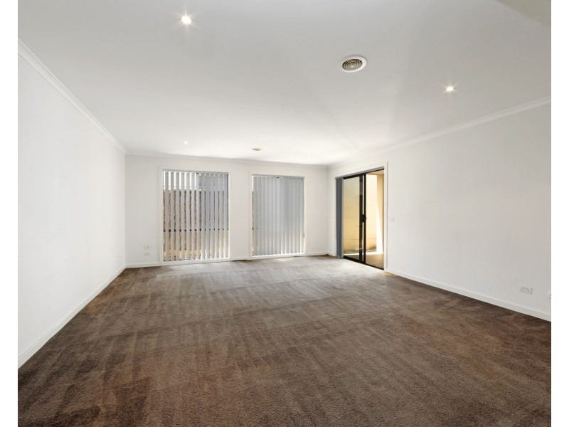 75 Sovereign Manors Crescent, Rowville VIC 3178