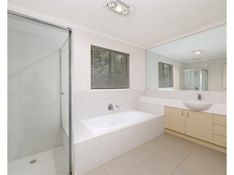 75 Sovereign Manors Crescent, Rowville VIC 3178