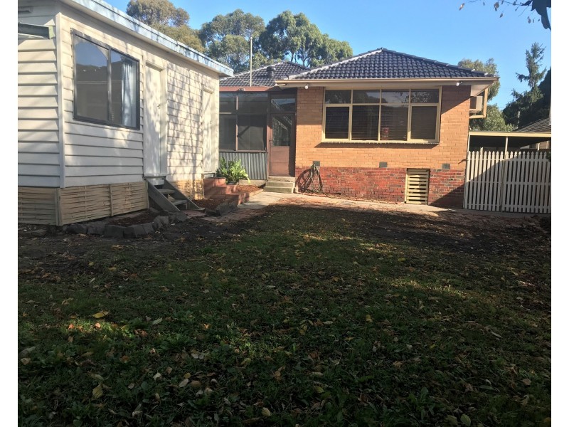5 Highview Grove, Burwood East VIC 3151
