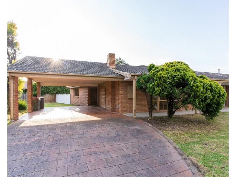 82 Lakeview Avenue, Rowville VIC 3178