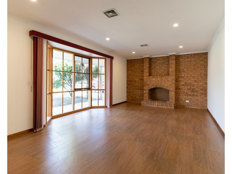 82 Lakeview Avenue, Rowville VIC 3178