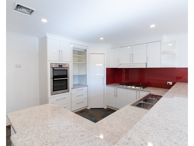 82 Lakeview Avenue, Rowville VIC 3178