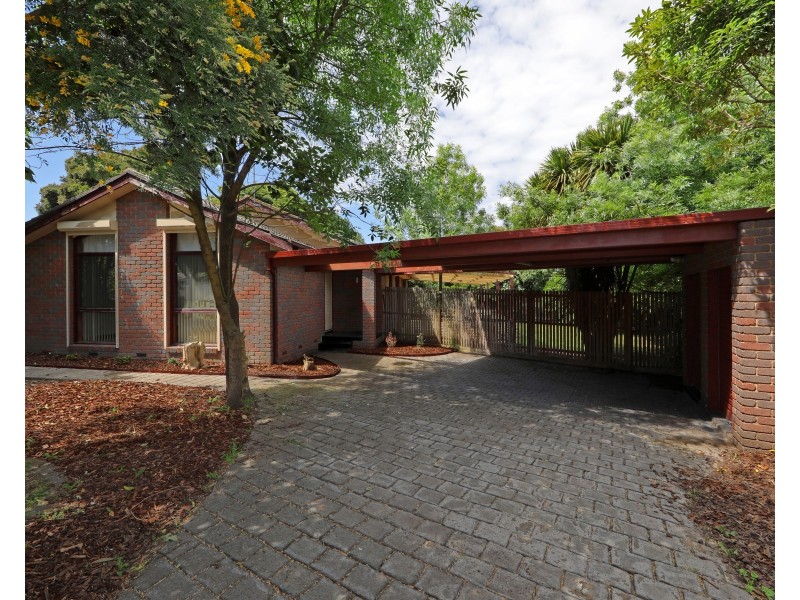 8 Cann Place, Rowville VIC 3178