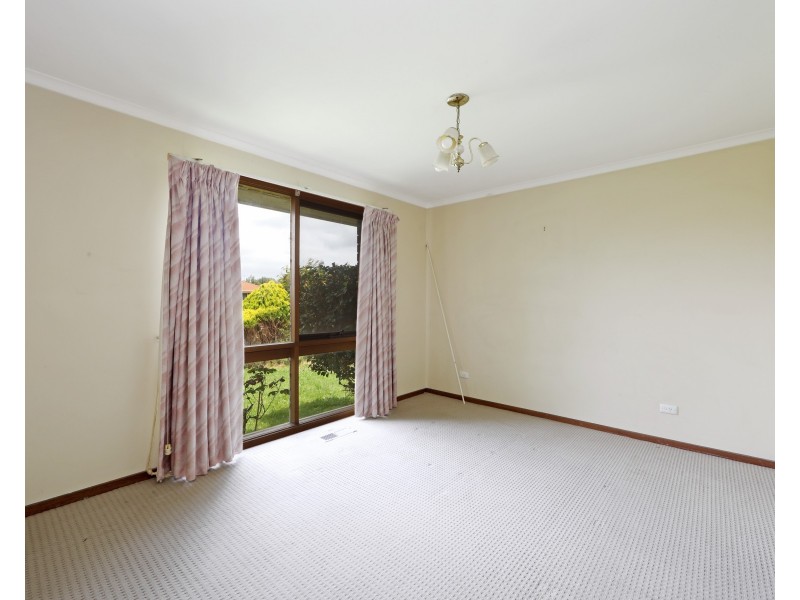 42 Willow Ave, Rowville VIC 3178