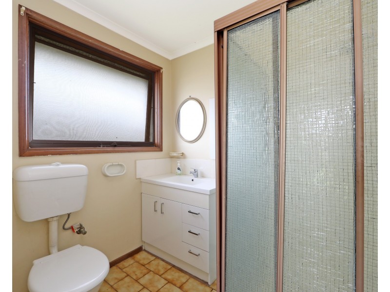 42 Willow Ave, Rowville VIC 3178