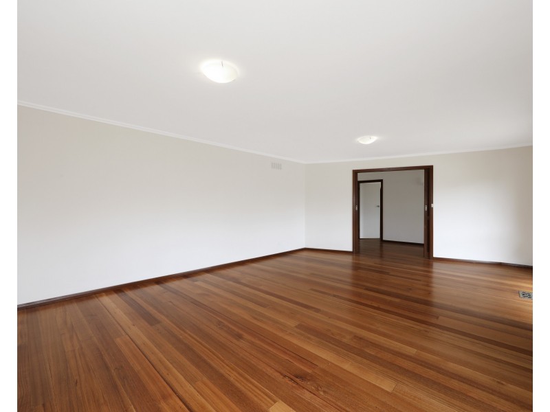 18 Thornley Close, Ferntree Gully VIC 3156