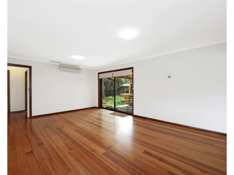 18 Thornley Close, Ferntree Gully VIC 3156